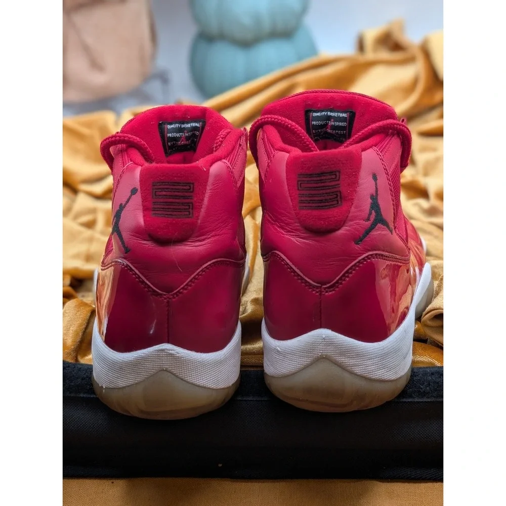 Jordan 11 Retro Win Like 96 Men's Size 9.5 Red Patent Leather Sneakers